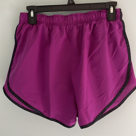 Nike running shorts - Picture 2 of 2